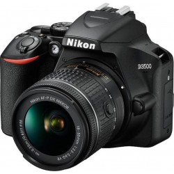 Nikon Appareil Photo Reflex D3500 + Housse + Objectif 18-55mm + Carte mémoire 16 Go SDHC