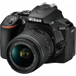 Nikon D5600 + 18-55mm AF-P 18-55mm VR 24,2MP